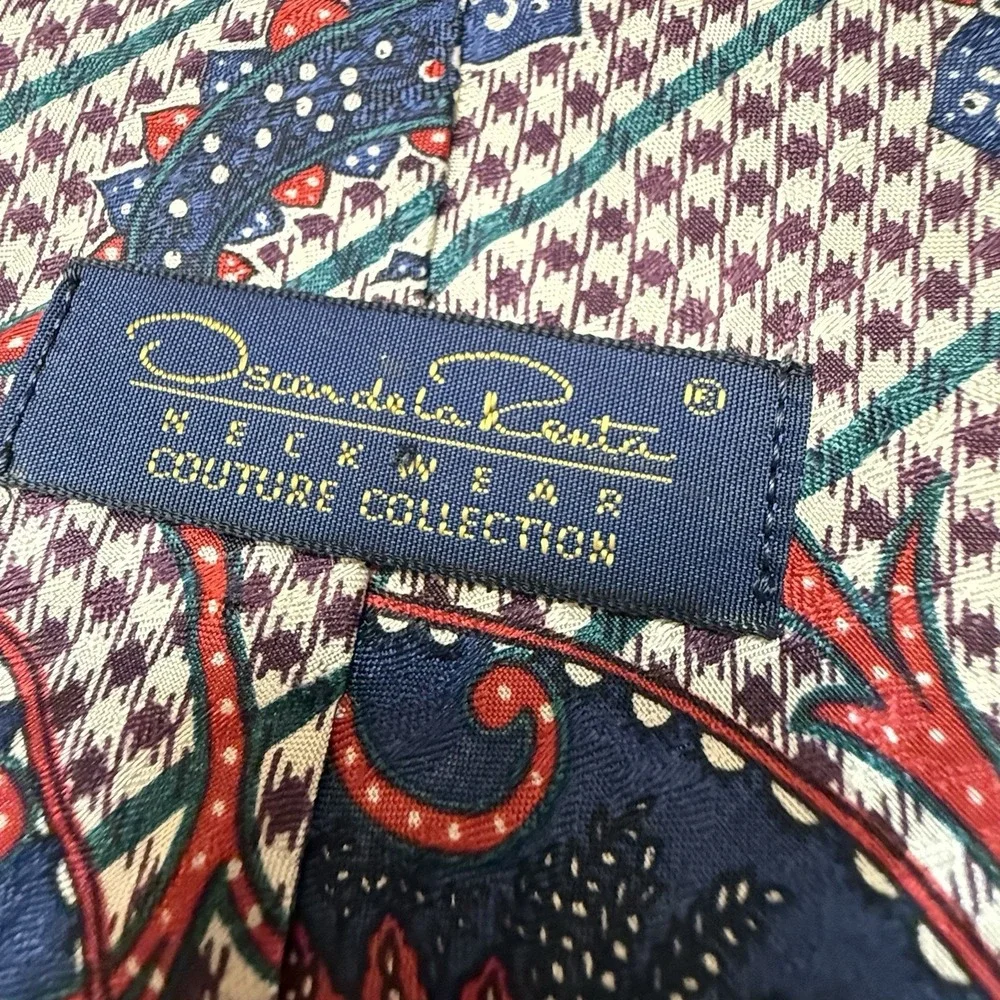 Oscar De La Renta Neckwear Couture Collection 100% Silk Made in USA